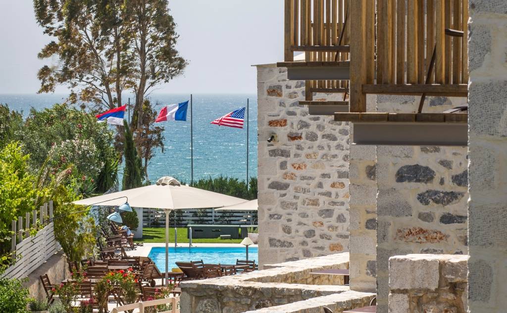 “Thirides Beach Resort”-Ξενοδοχείο
