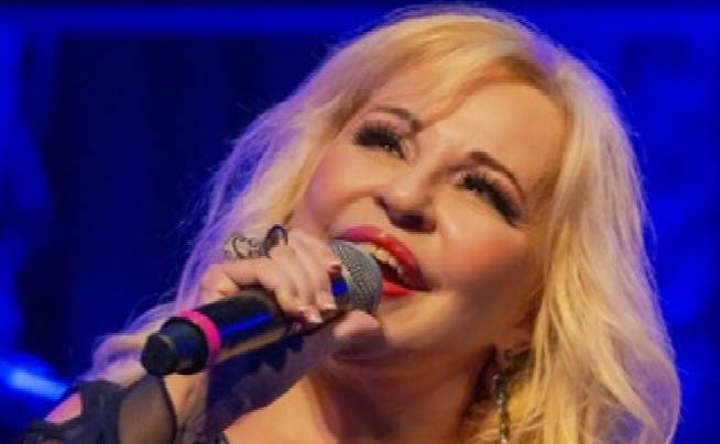BESSY ARGYRAKI live at OINOKRATIS ALLES EPOCHES