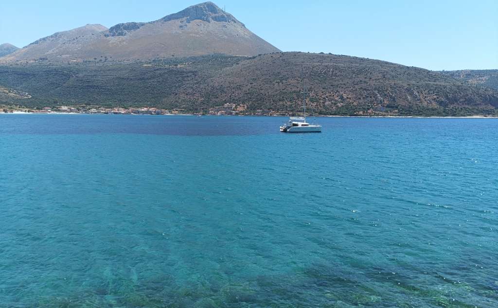 O ΦΑΡΟΣ-Ψαροταβέρνα