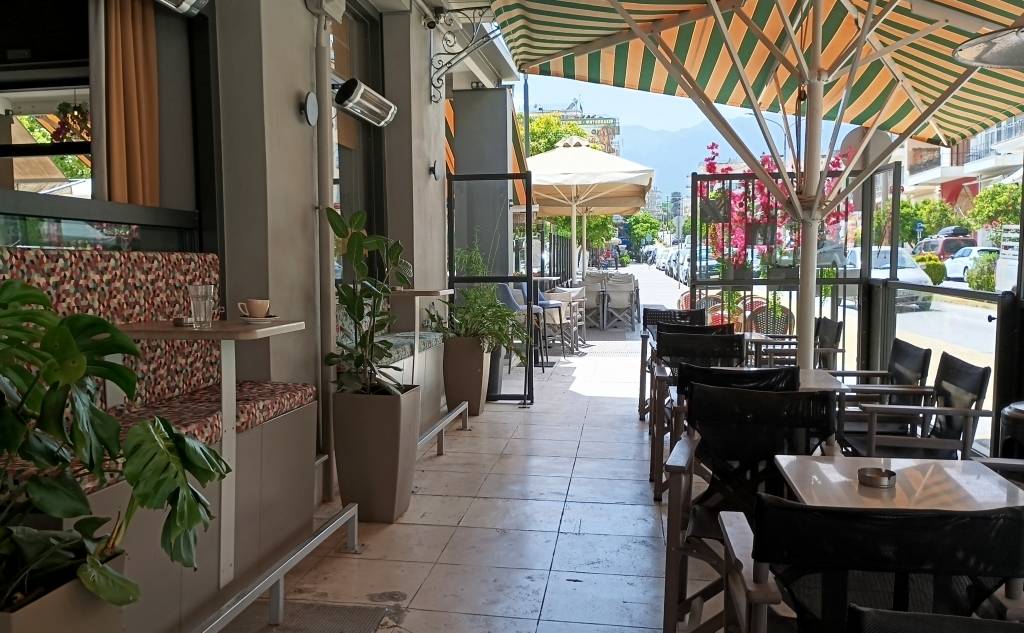 "NAVIS" COFFEE & BAR