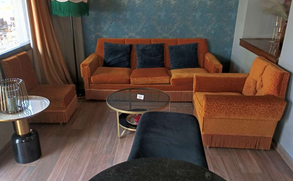 "NAVIS" COFFEE & BAR