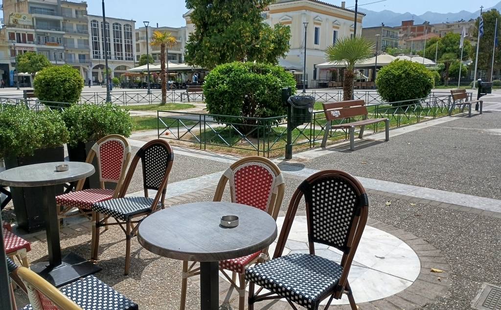 "NAVIS" COFFEE & BAR