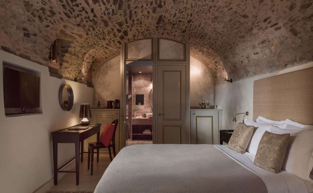 Kinsterna Hotel-Ξενοδοχείο