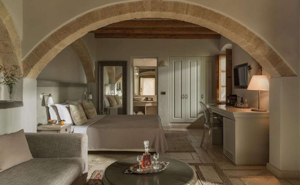 Kinsterna Hotel-Ξενοδοχείο