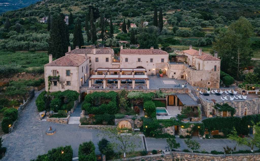 Kinsterna Hotel-Ξενοδοχείο