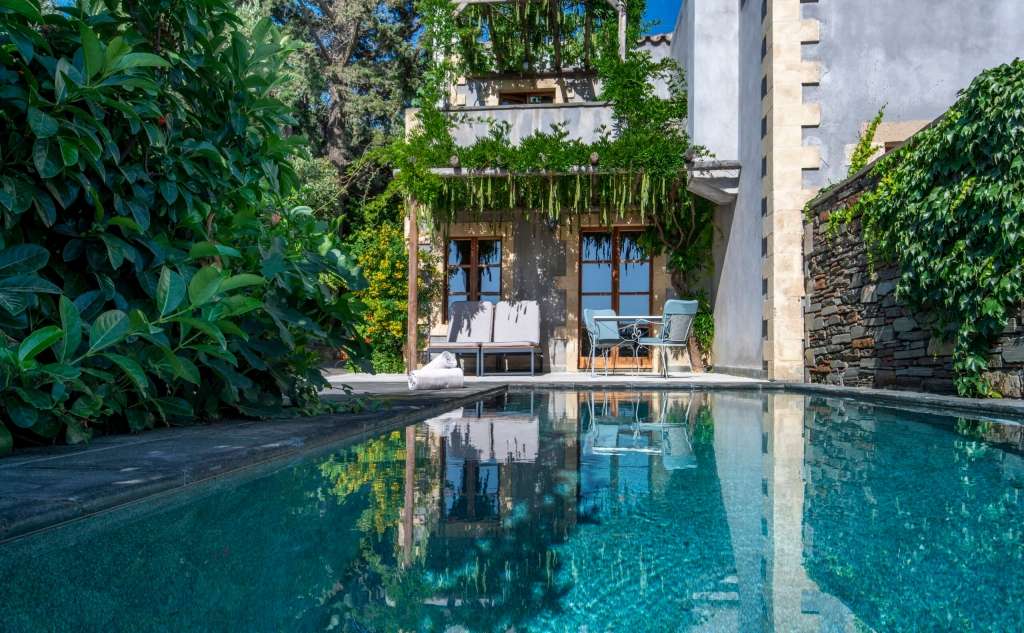 Kinsterna Hotel-Ξενοδοχείο