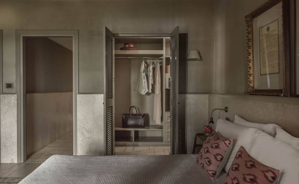 Kinsterna Hotel-Ξενοδοχείο