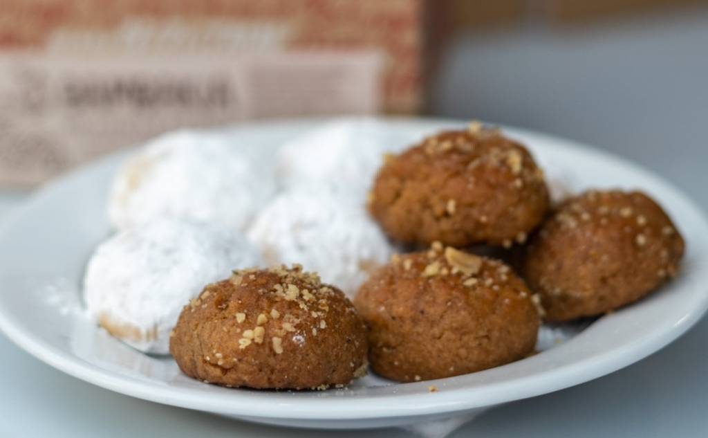 Vamvakou Revival-Κουραμπιεδό.. μελομακαρονο.. καβγάδες