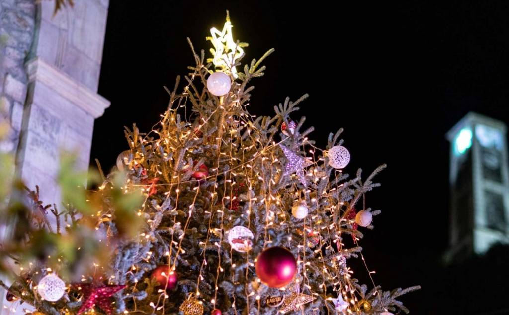 Vamvakou Revival-Επιχείρηση χριστουγεννιάτικο φως!