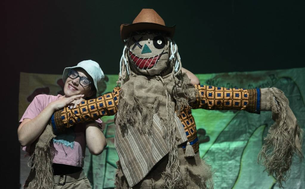 ΣΚΗΝΗ ΣΠΑΡΤΗΣ-Κόντρα στον Άνεμο: η ιπτάμενη περιπέτεια της Τίρα