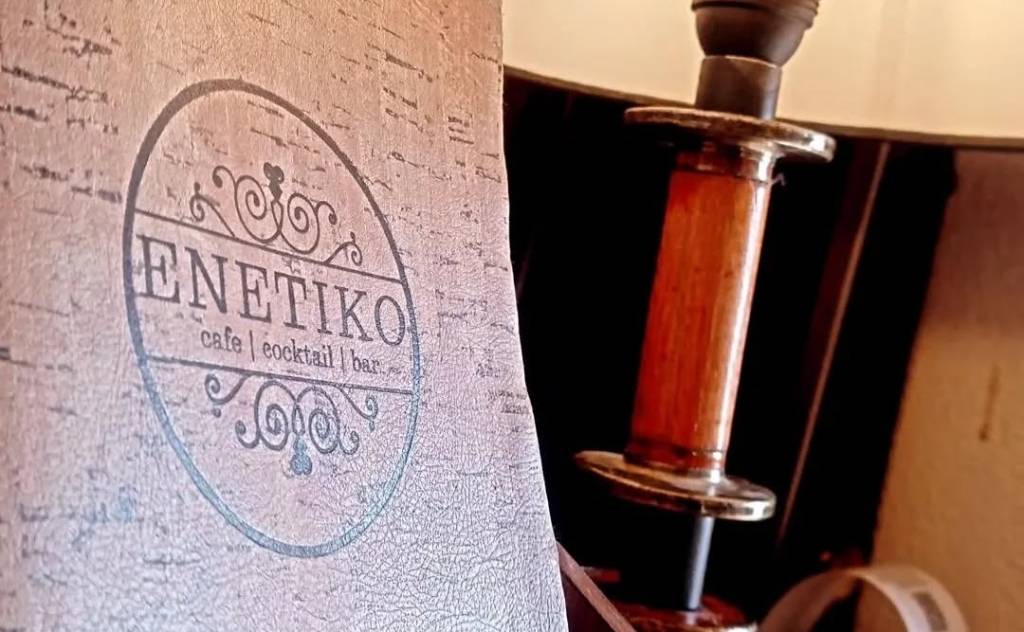 “Enetiko Cafe-Cocktail Bar”