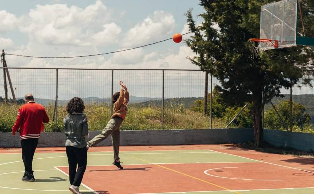 Vamvakou Revival-Playhouse/Σχολείο… της παρέας!