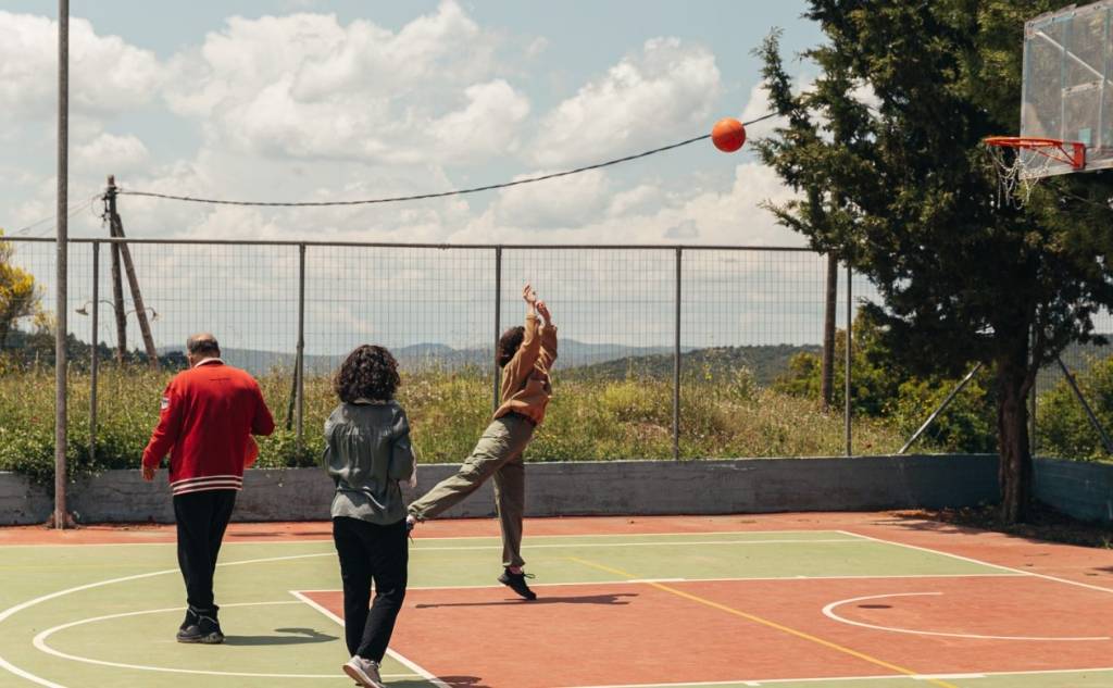 Vamvakou Revival-Playhouse/Σχολείο…της παρέας