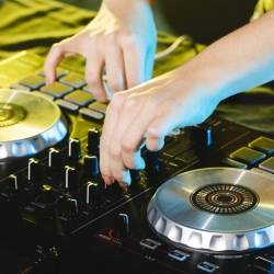 DJ set στο Βουρέικο στη Βαμβακού