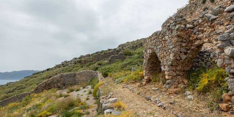 Κινστέρνες στη Μονεμβασιά