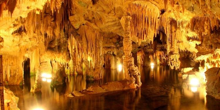 Τα σπήλαια του Διρού